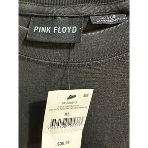 New with tags Men’s XL Dark Side of the Moon Pink Floyd T-shirt